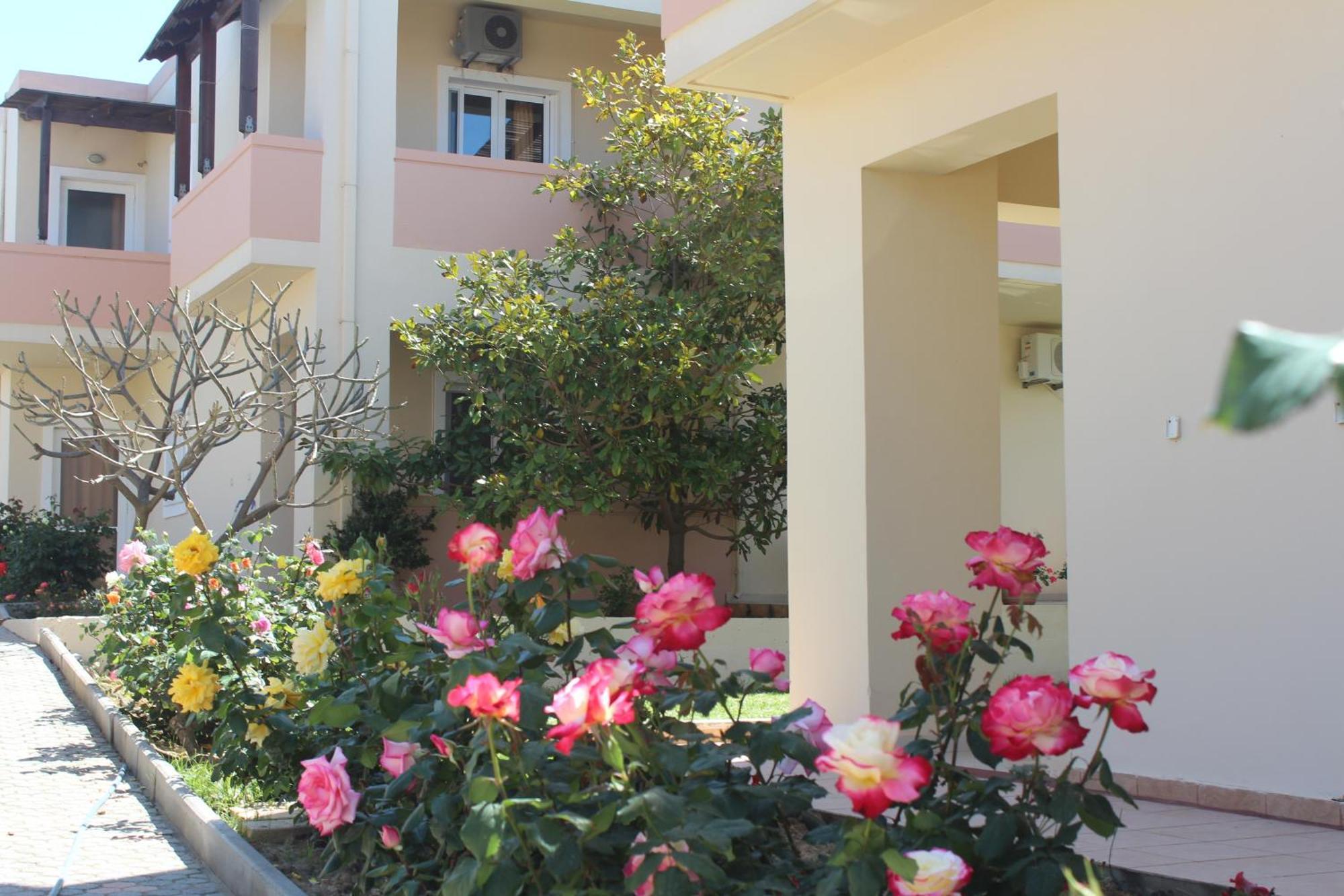 Agia Marina Evdokia Αpartments & Dimitra Village المظهر الخارجي الصورة